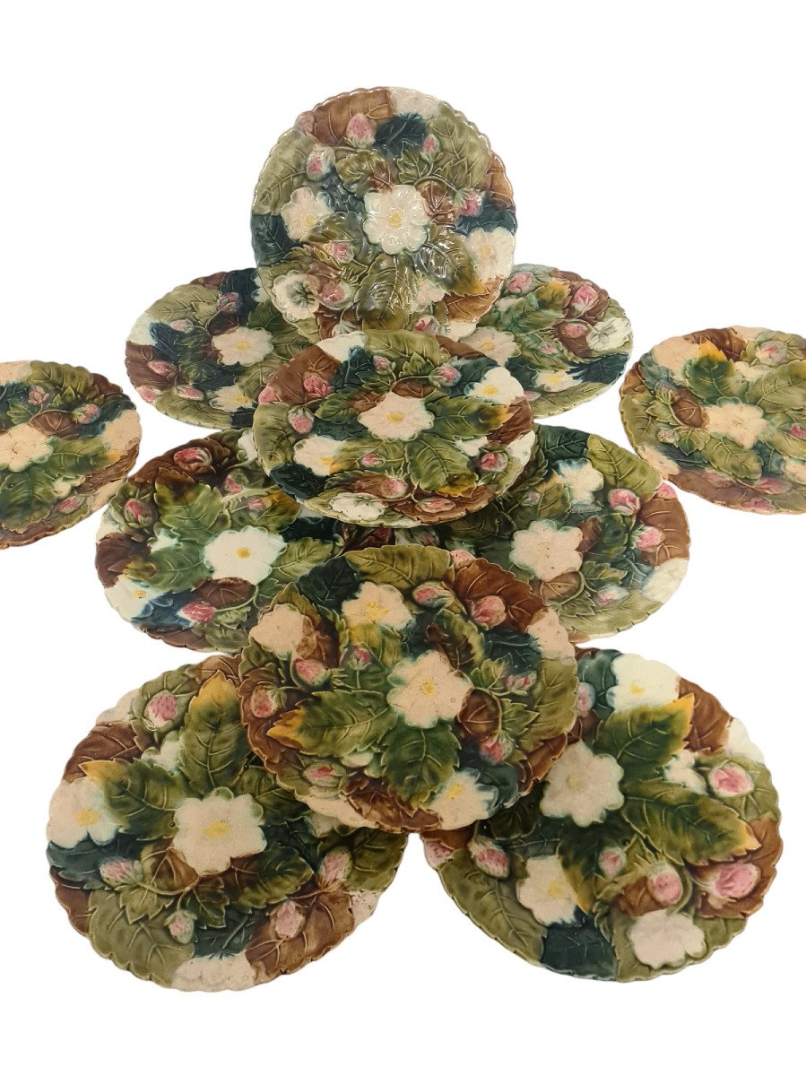 Set Of 10 Dessert Plates And 1 Plate Mounted In Barbotine, Majolica With Strawberry Decor-photo-2