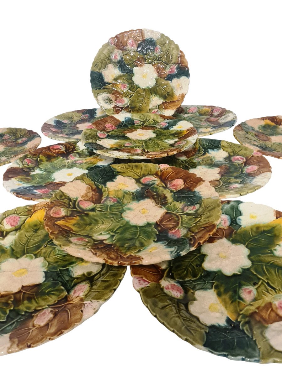 Set Of 10 Dessert Plates And 1 Plate Mounted In Barbotine, Majolica With Strawberry Decor-photo-3