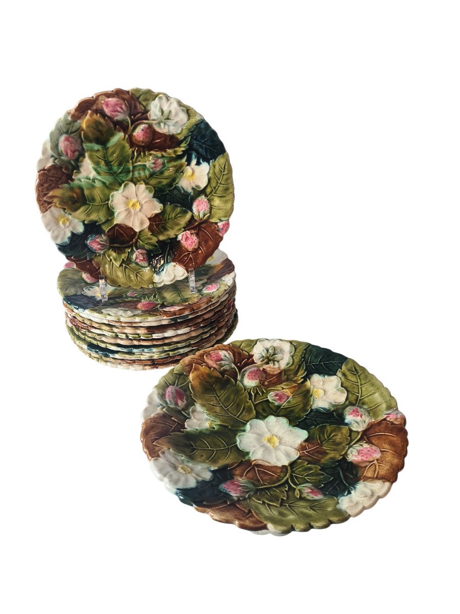 Set Of 10 Dessert Plates And 1 Plate Mounted In Barbotine, Majolica With Strawberry Decor-photo-3