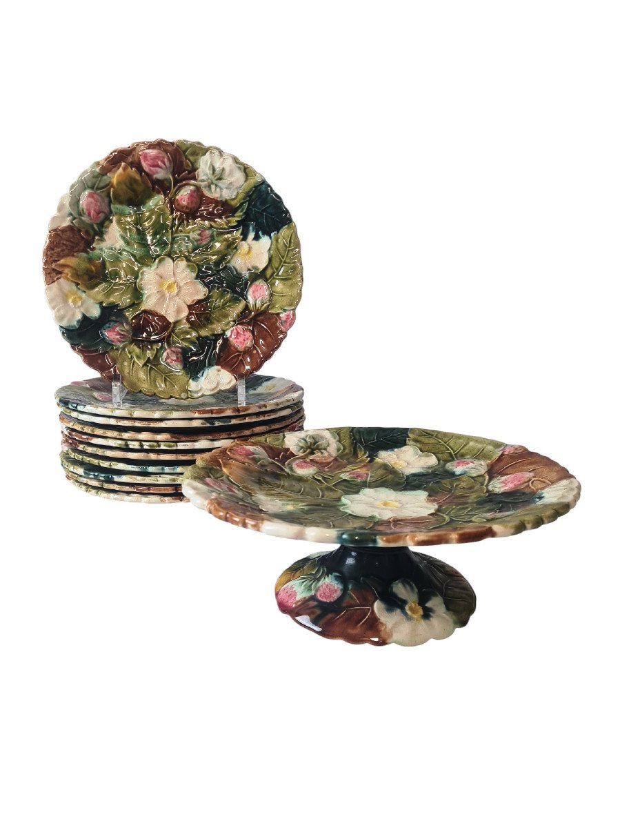 Set Of 10 Dessert Plates And 1 Plate Mounted In Barbotine, Majolica With Strawberry Decor