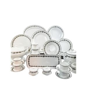 Service De Table En Porcelaine, Maison Hermès, Modèle Chaîne D’ancre Platine, 61 Pièces.