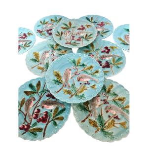 Suite De 10 Assiettes à Dessert En Barbotine à Décor D’oiseaux Branchés.