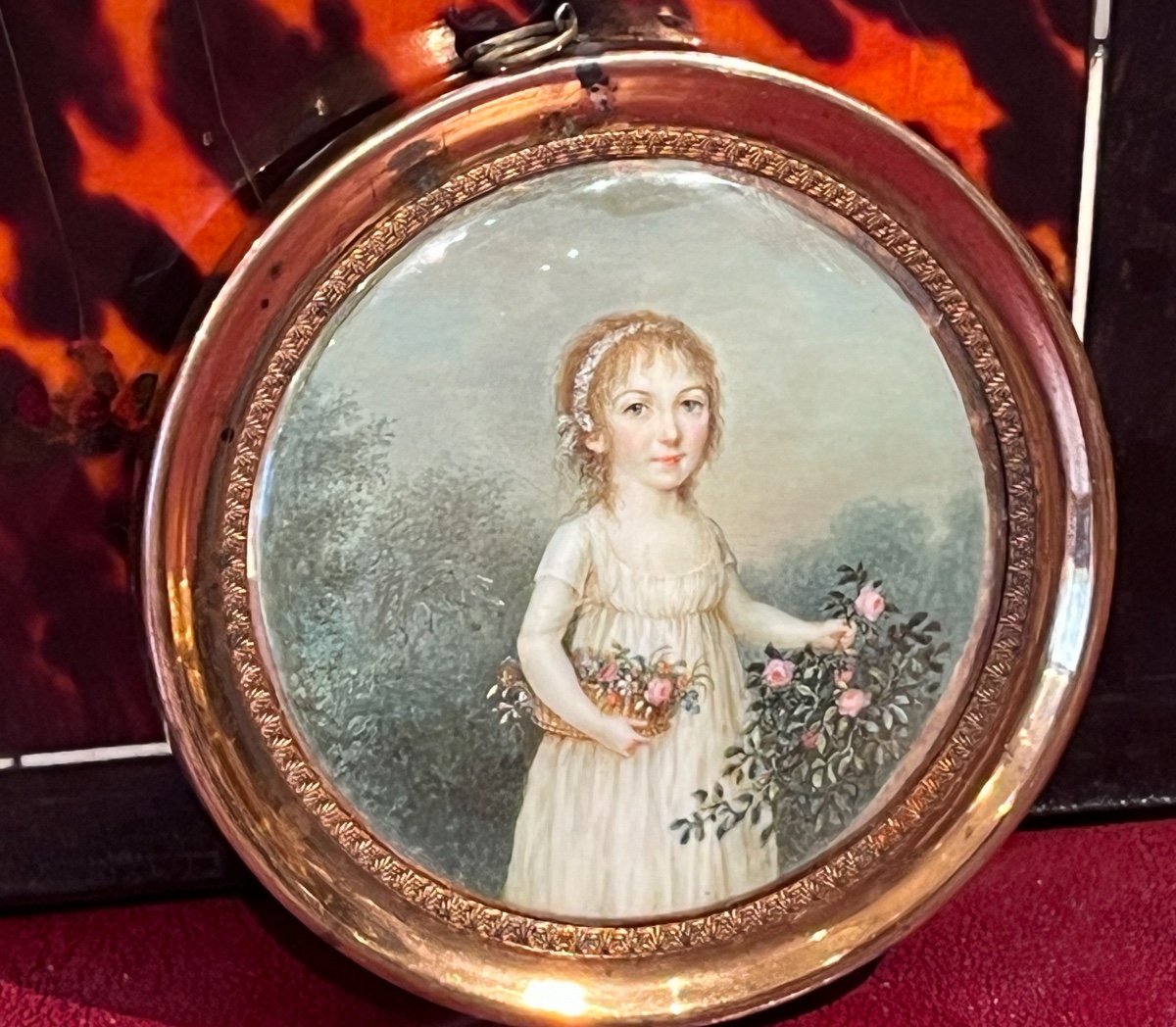 Miniature : Portrait d'Une Jeune Fille Au Panier De Fleurs, Début XIXe Siècle