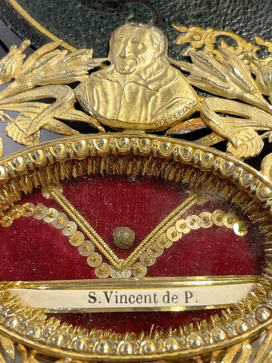 Gilded Silver Reliquary Containing A Relic Of Saint Vincent De Paul-photo-1