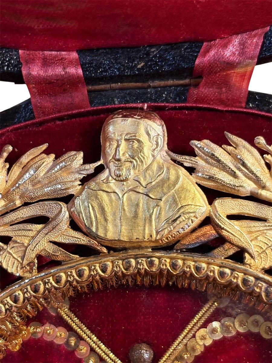 Gilded Silver Reliquary Containing A Relic Of Saint Vincent De Paul-photo-2