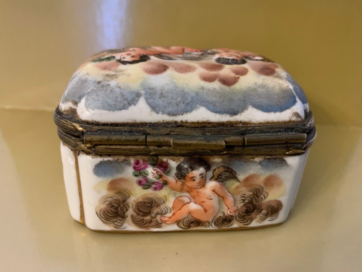  Small Capo Di Monte Porcelain Box Or Pill Box-photo-1