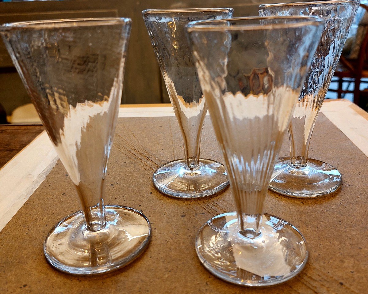 4 Verres De Champagne " Inpossible " XVIIIème