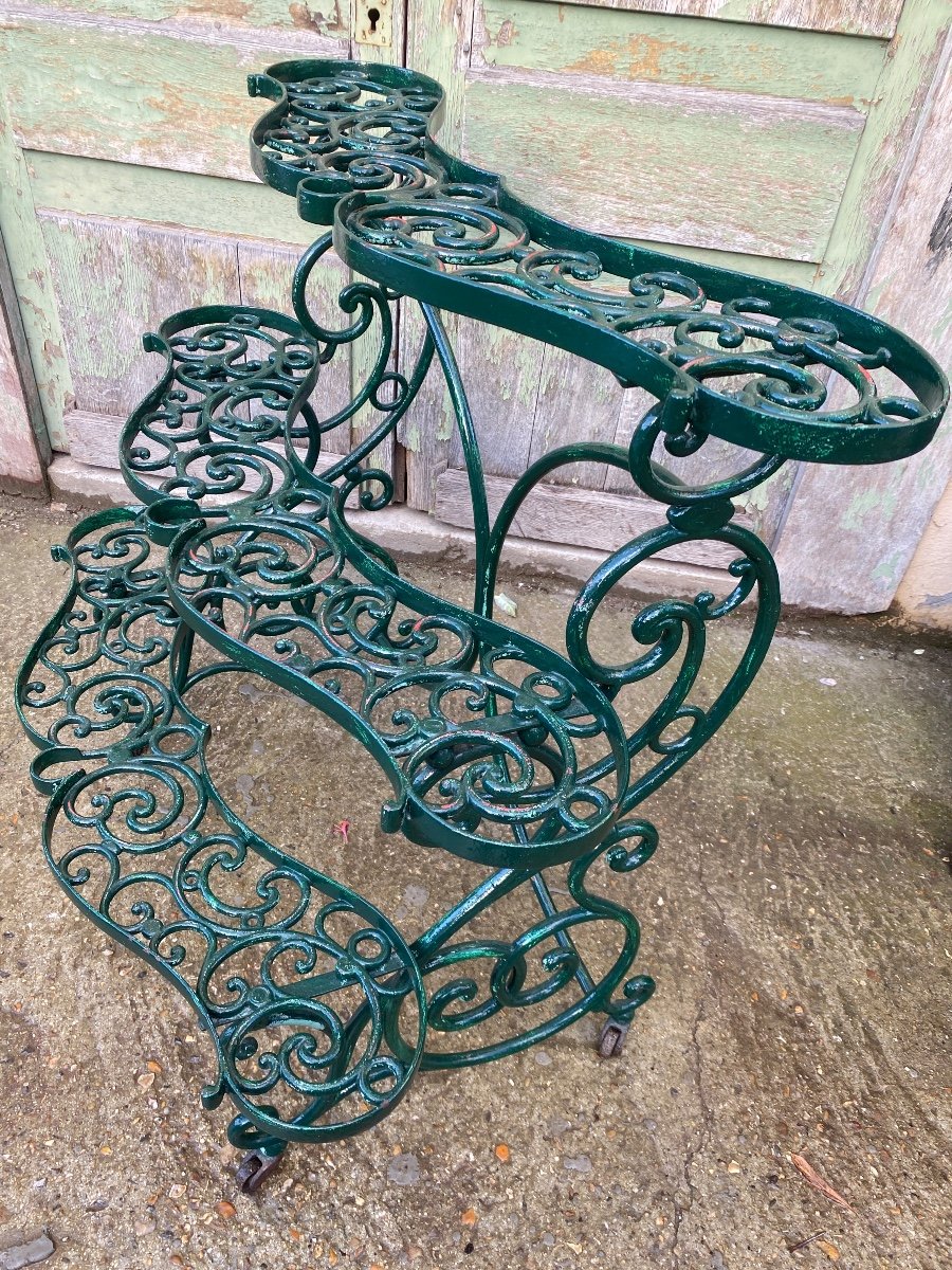 Porte Fleurs / étagère De Jardin En Fonte à Volutes , D’époque Napoléon III 