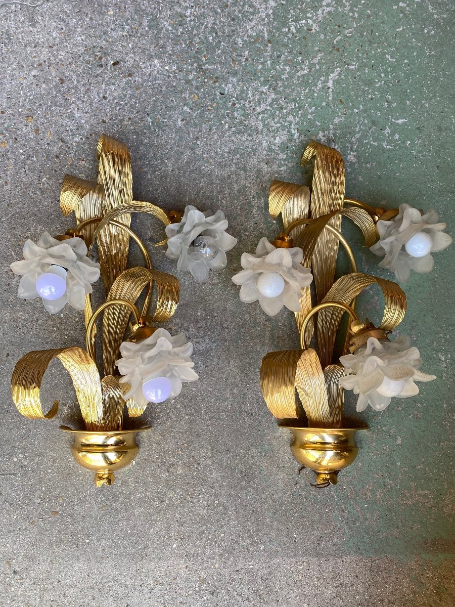 Pair Of Golden Metal Sconces Decorated With Foliage And Glass Flowers-photo-2