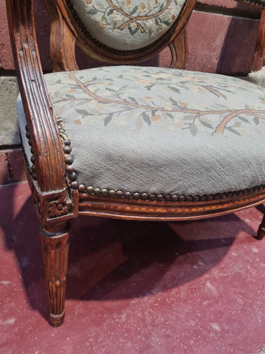 3 Medallion Armchairs And 1 18th Century Chair-photo-7