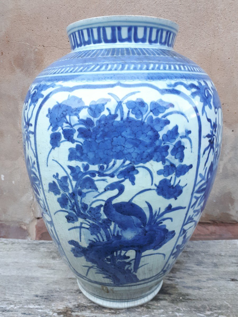 Important Arita Porcelain Jar, Edo Period Japan