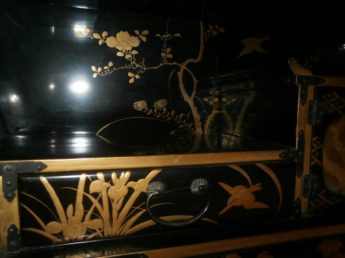 Round Japanese Lacquer Cabinet, Meiji Period-photo-1