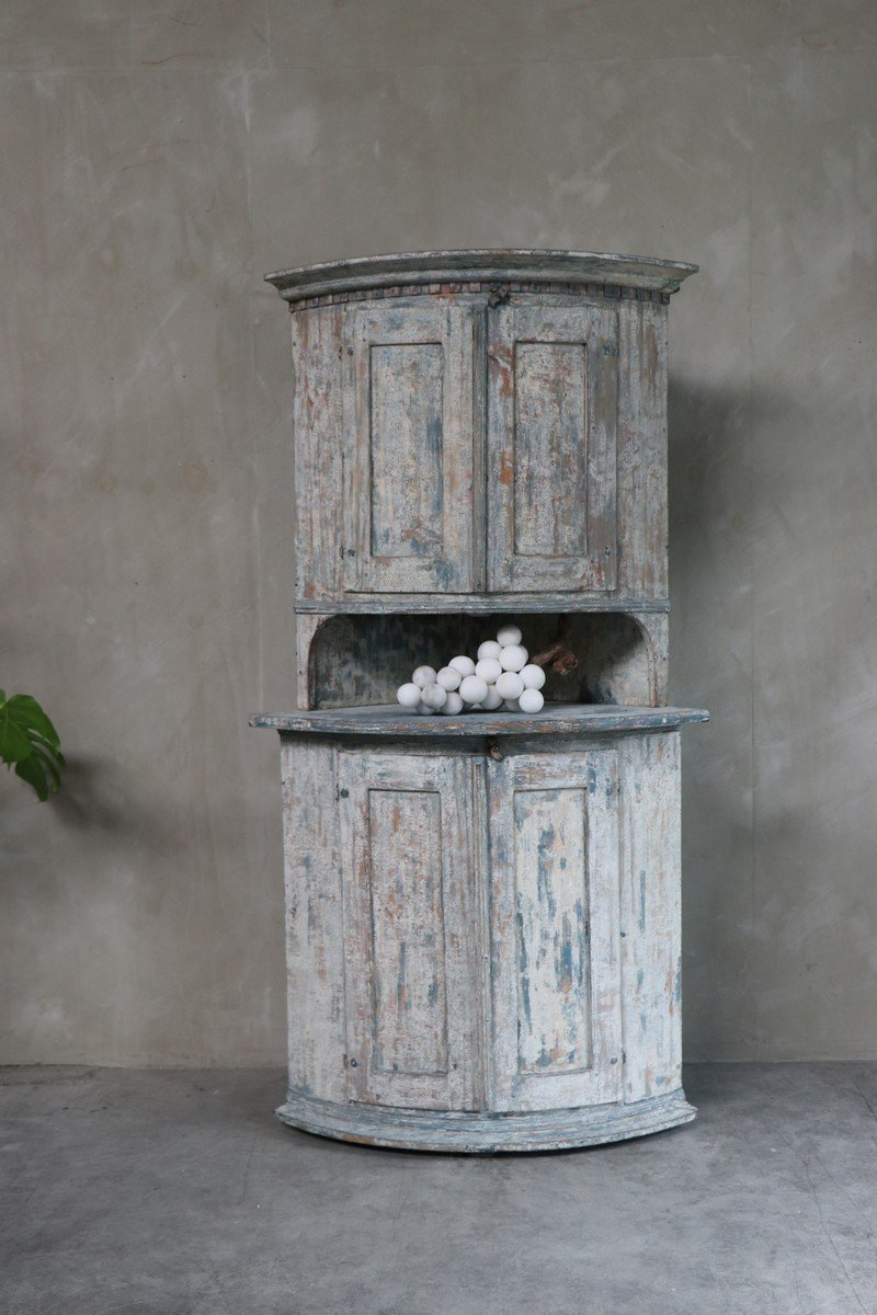 Gustavian Swedish Corner Cabinet-photo-7