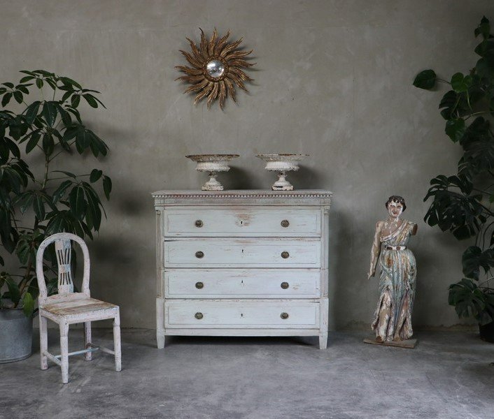 Gustavian Chest Of Drawers-photo-4