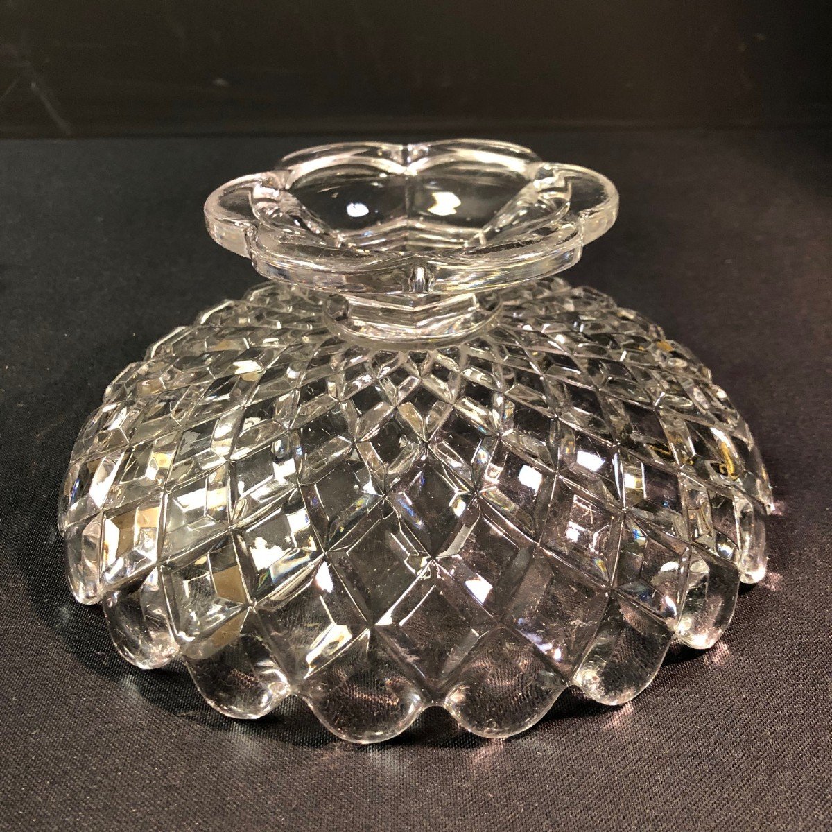 Large Cup On Foot In Baccarat Crystal-photo-2