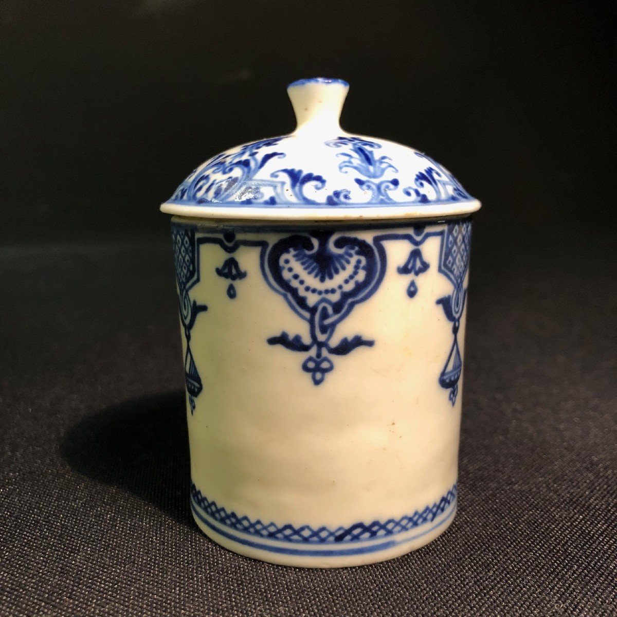 Make Up Pot In St. Cloud Soft Porcelain - France 18th Century-photo-4