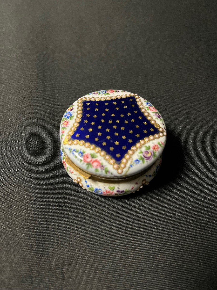 Enameled Pill Box-photo-2