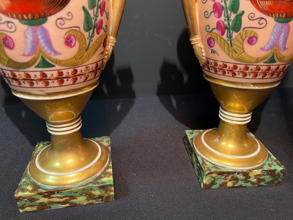 Paire de vases aux sphinges en porcelaine de Paris, début XIXème-photo-4