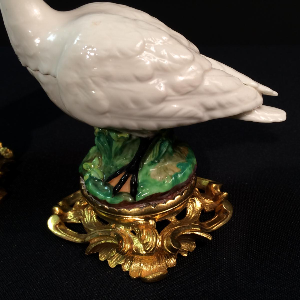 Paire de cygnes en Porcelaine de Paris-photo-4