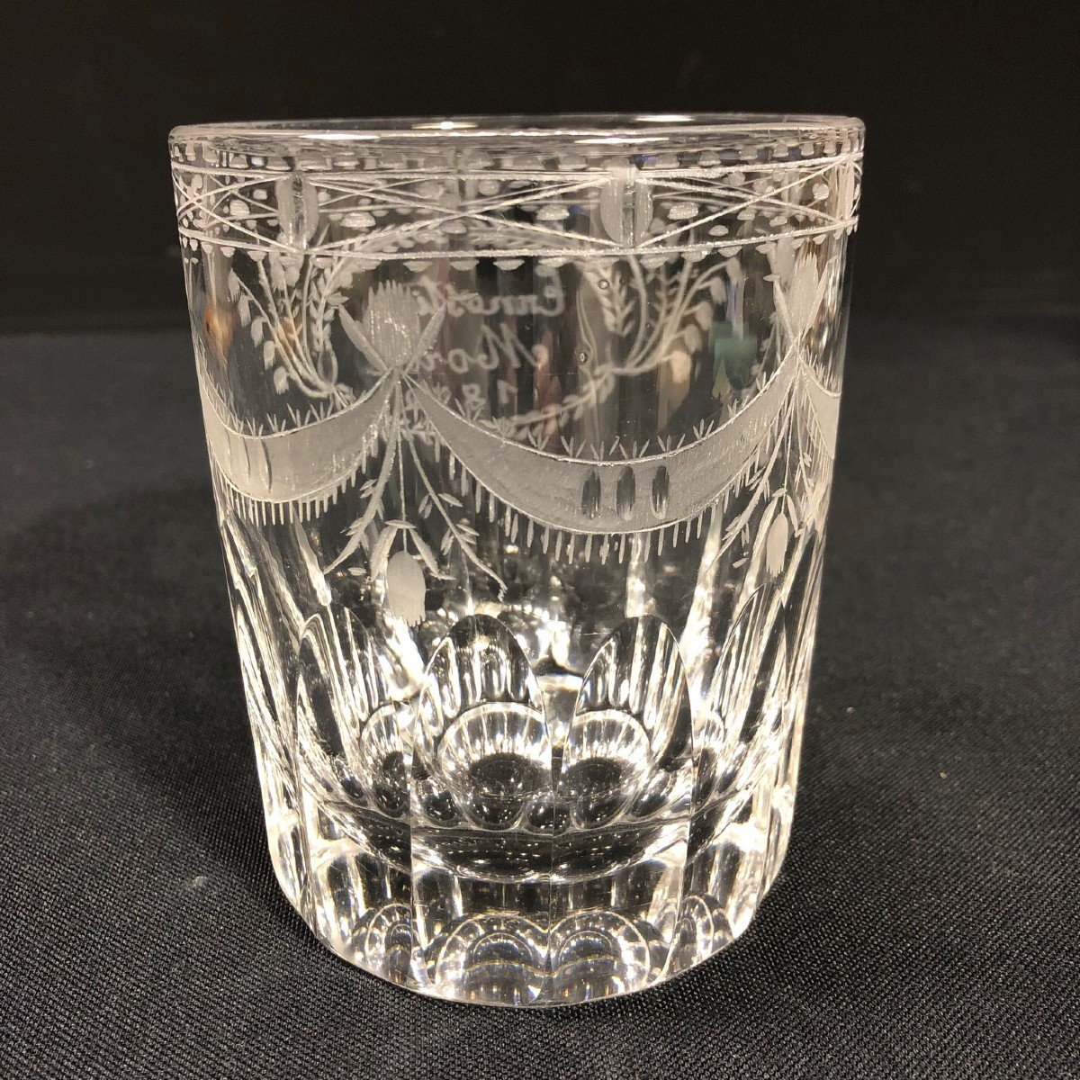 Large Cut And Engraved Crystal Glass-photo-3