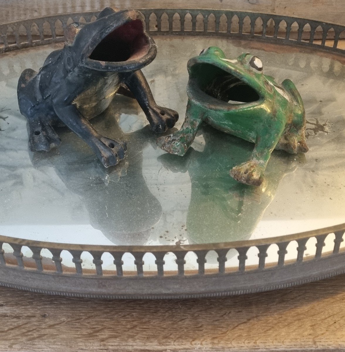 Three Cast Iron Frogs-photo-2