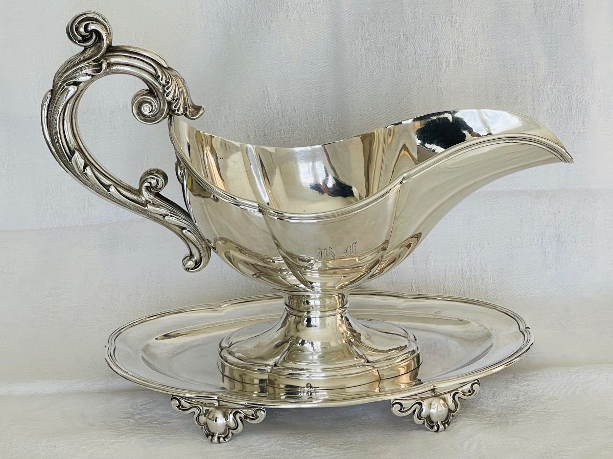 Saucière Casque Et Son Plateau Argent Massif Décor Filets 