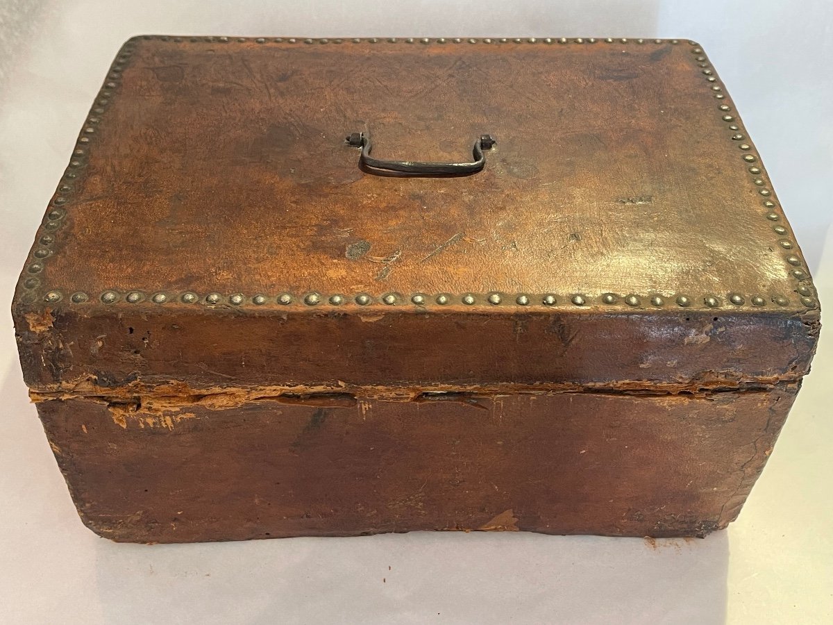 Large XVII XVIII Box Sheathed In Leather -photo-3