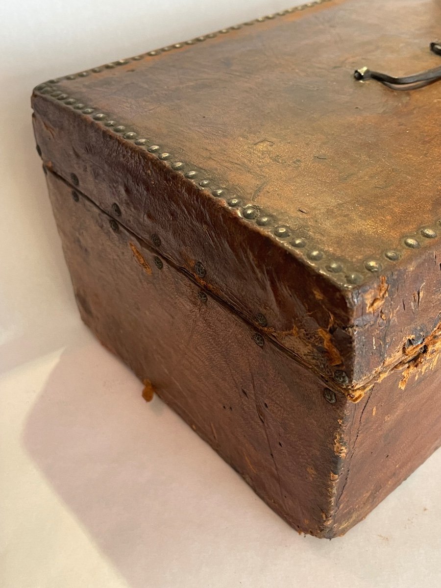 Large XVII XVIII Box Sheathed In Leather -photo-5