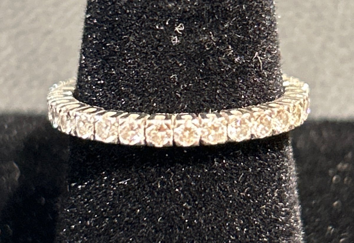 American Wedding Band In White Gold Set With Diamonds-photo-4