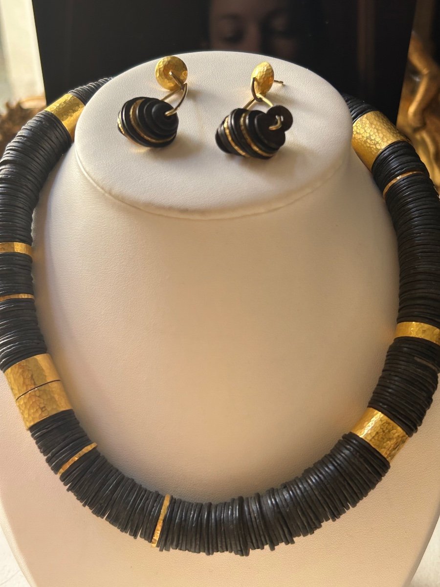 Unique Pieces: Gold And Coconut Necklace And Earrings Set-photo-2