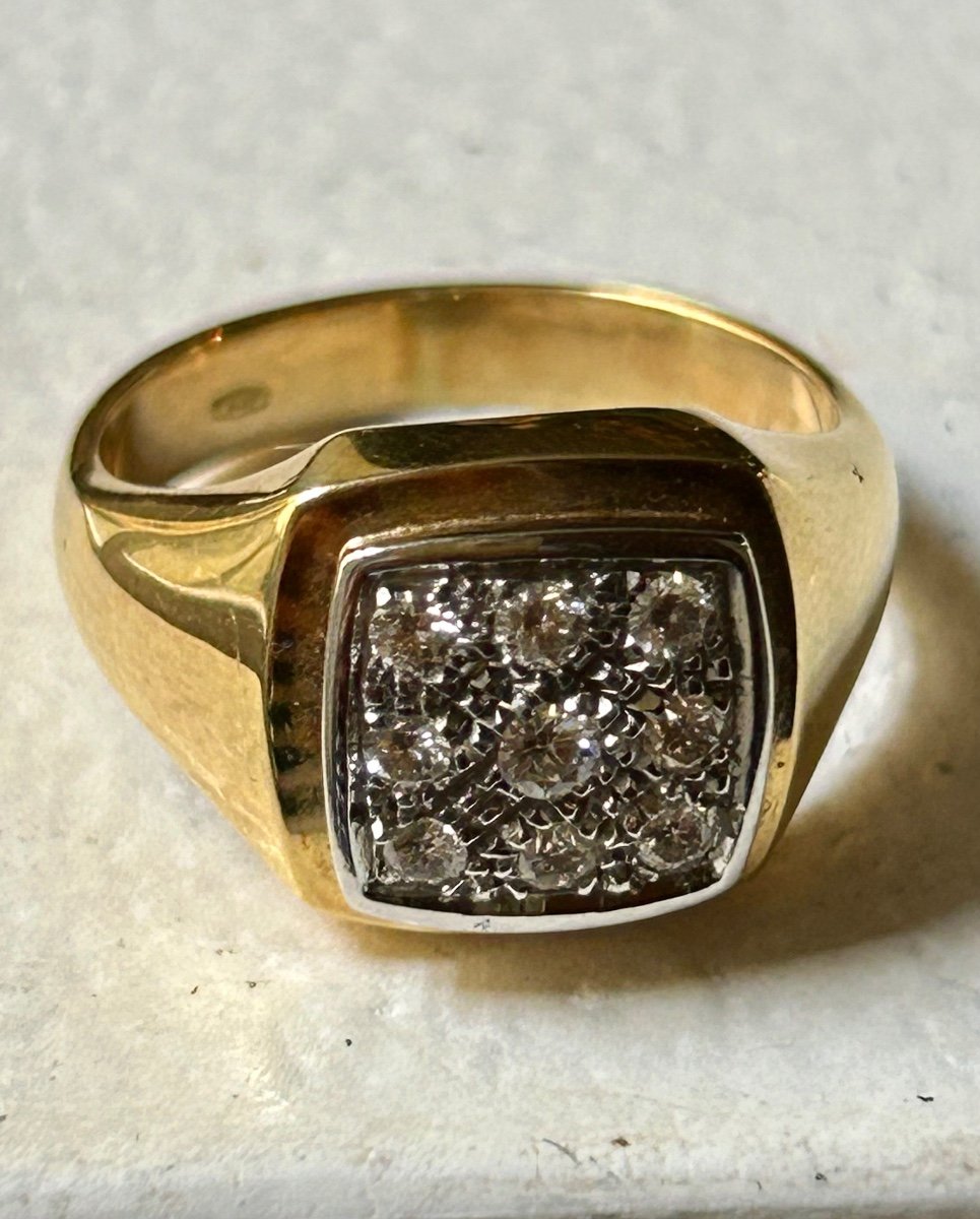 Gold Ring And Brilliants-photo-2