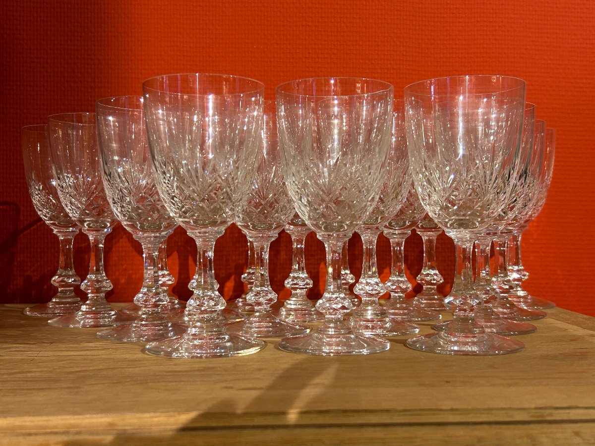 Saint Louis, 18 verres à vin rouge modèle Massenet en cristal -photo-8