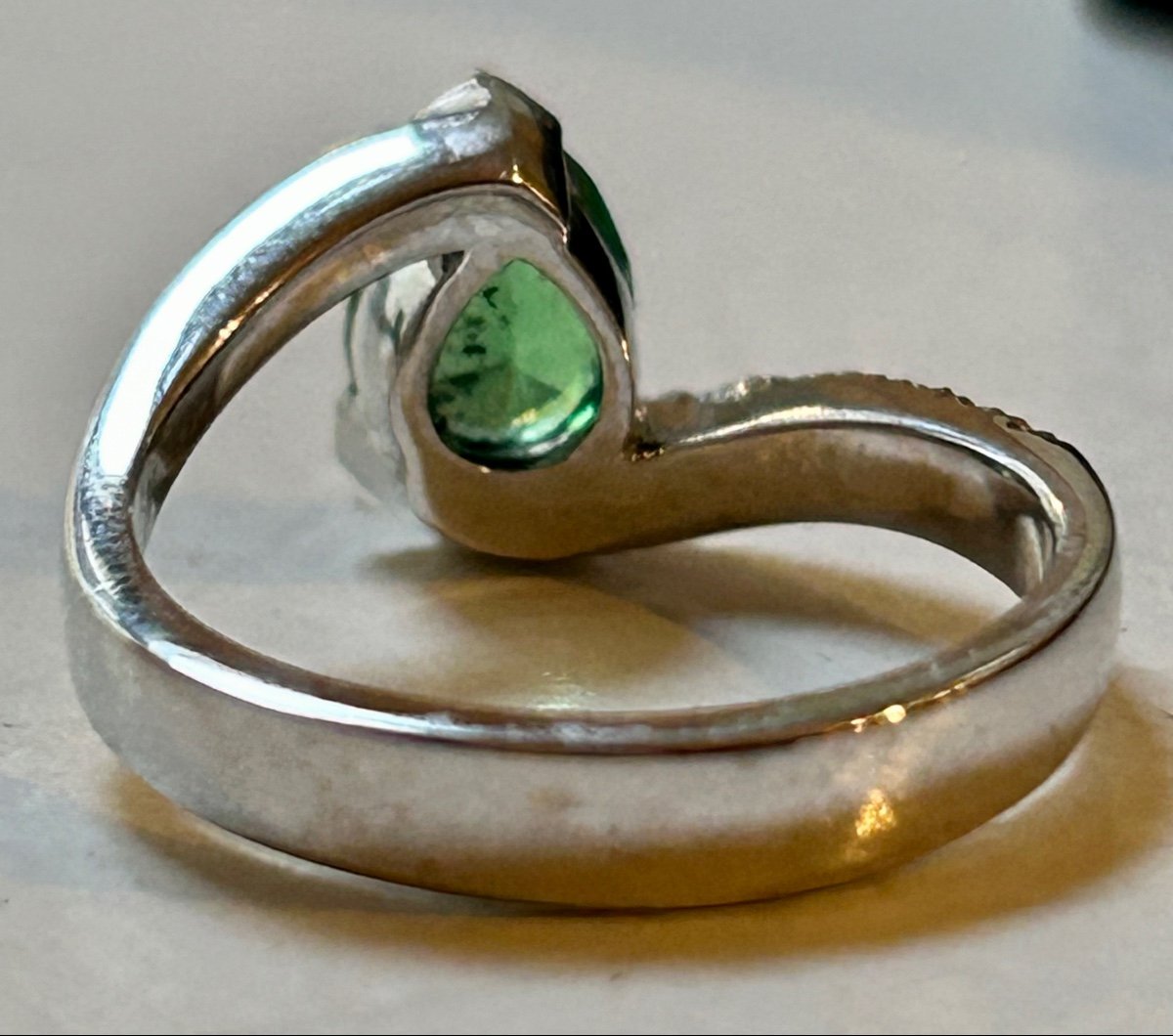 Bague en or blanc, tsavorite et brillants-photo-5