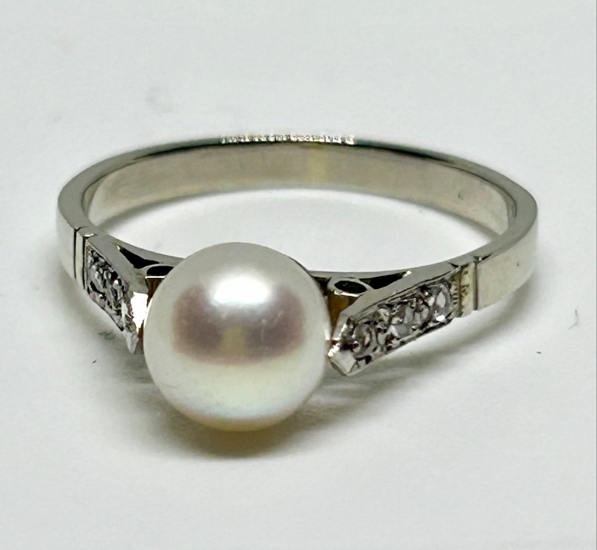 White Gold, Diamond And Pearl Ring