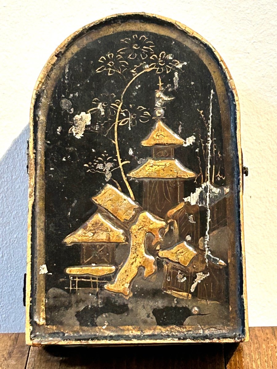 Lacquered Wood Reliquary -photo-4