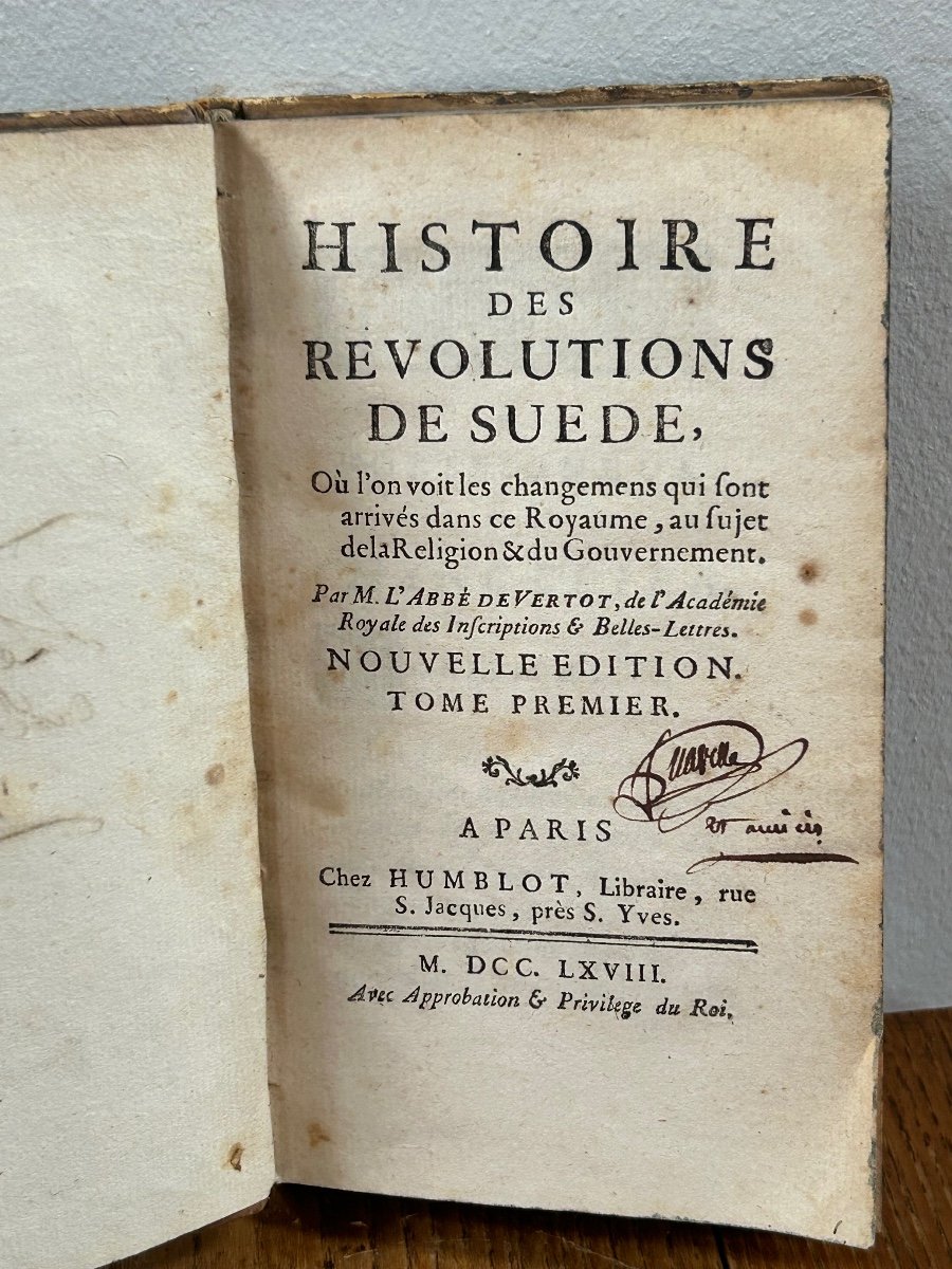 Old Books, The Revolutions Of Sweden -photo-4