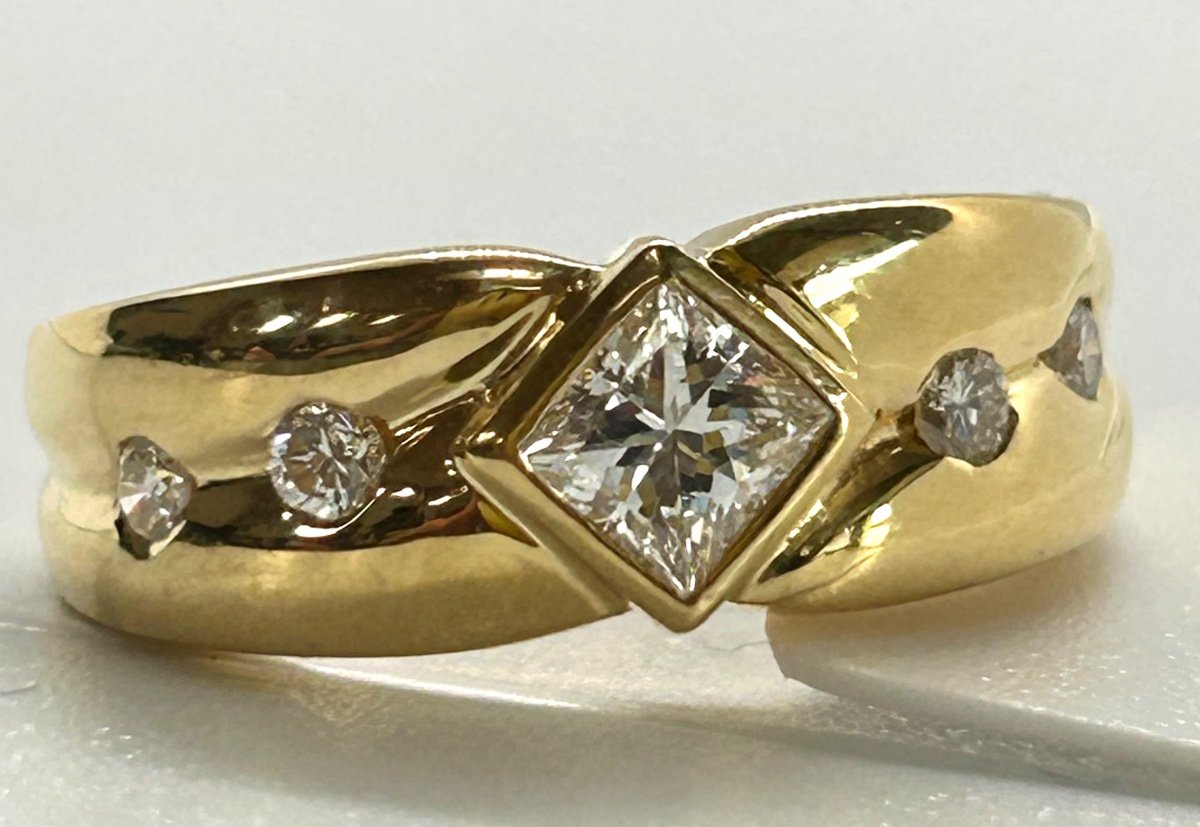 Gold And Diamond Ring-photo-3