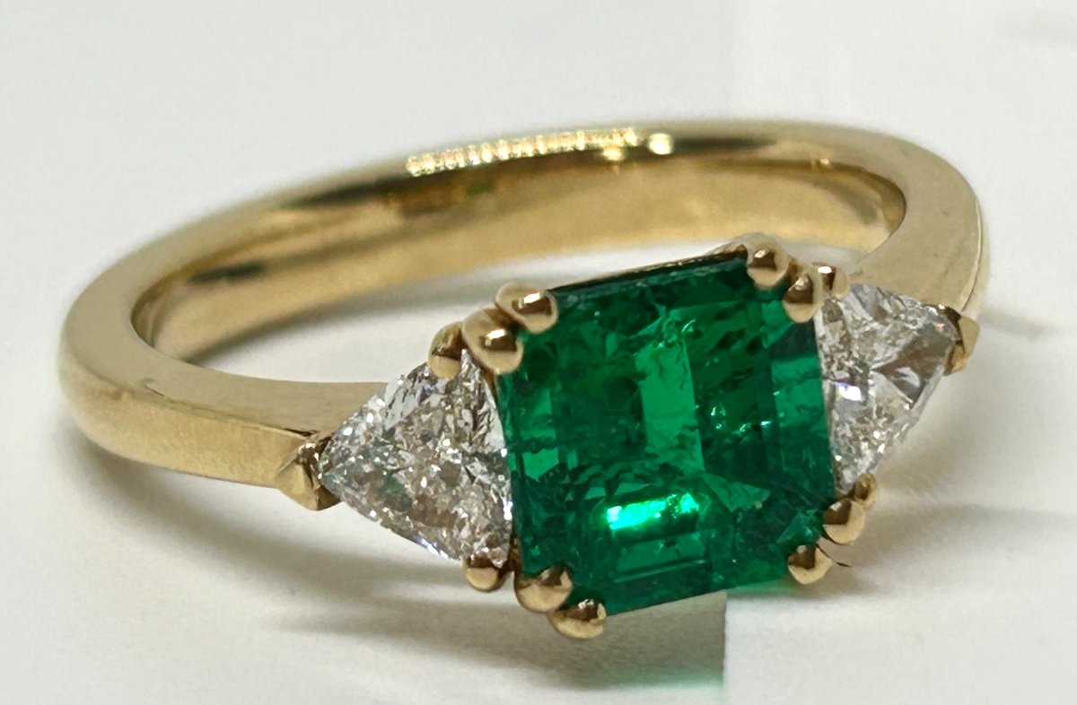 Gold, Emerald And Diamond Ring-photo-1