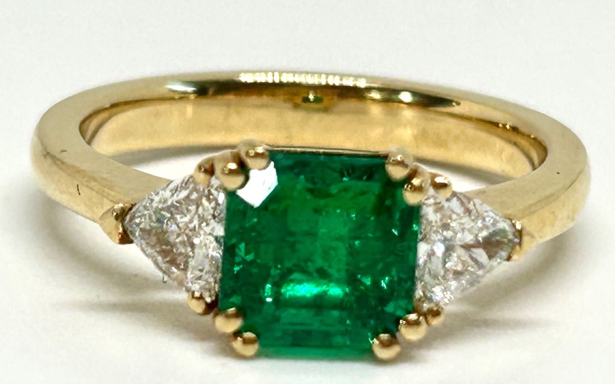 Gold, Emerald And Diamond Ring