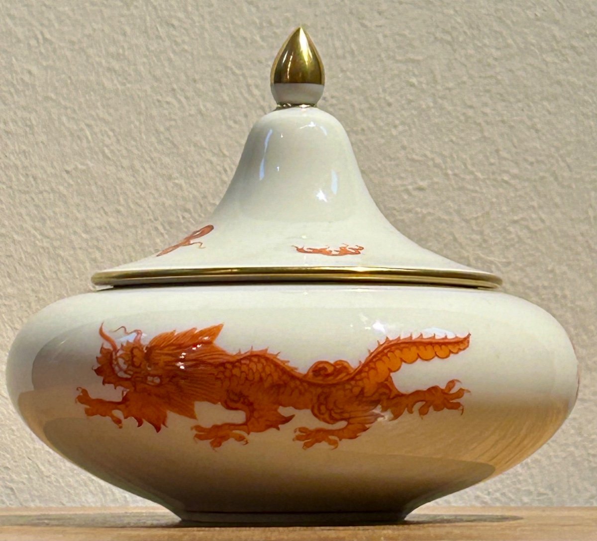 Meissen, Pot With Dragon Decoration Lid