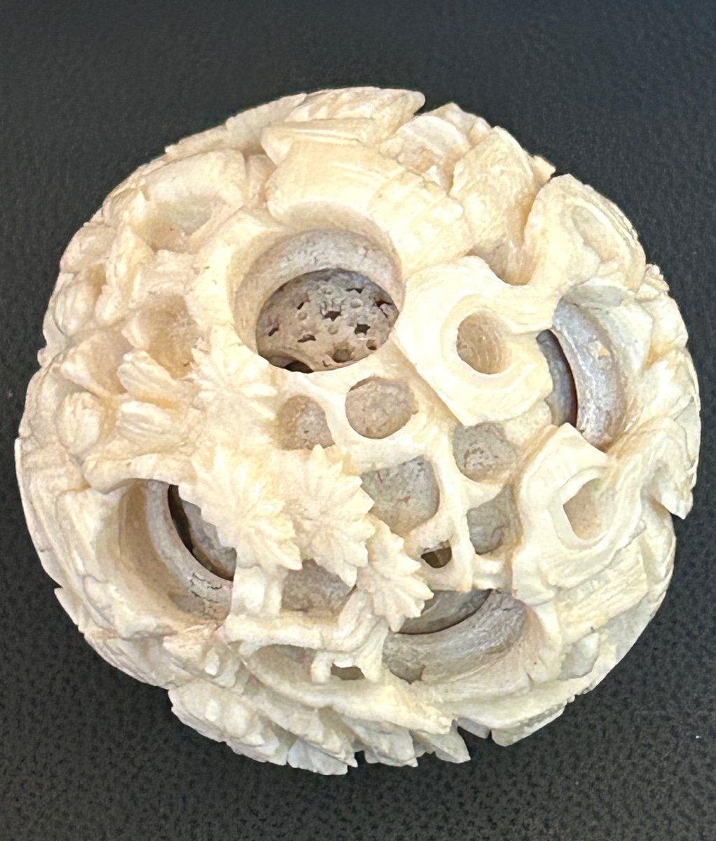 Carved Ivory Canton Ball-photo-4