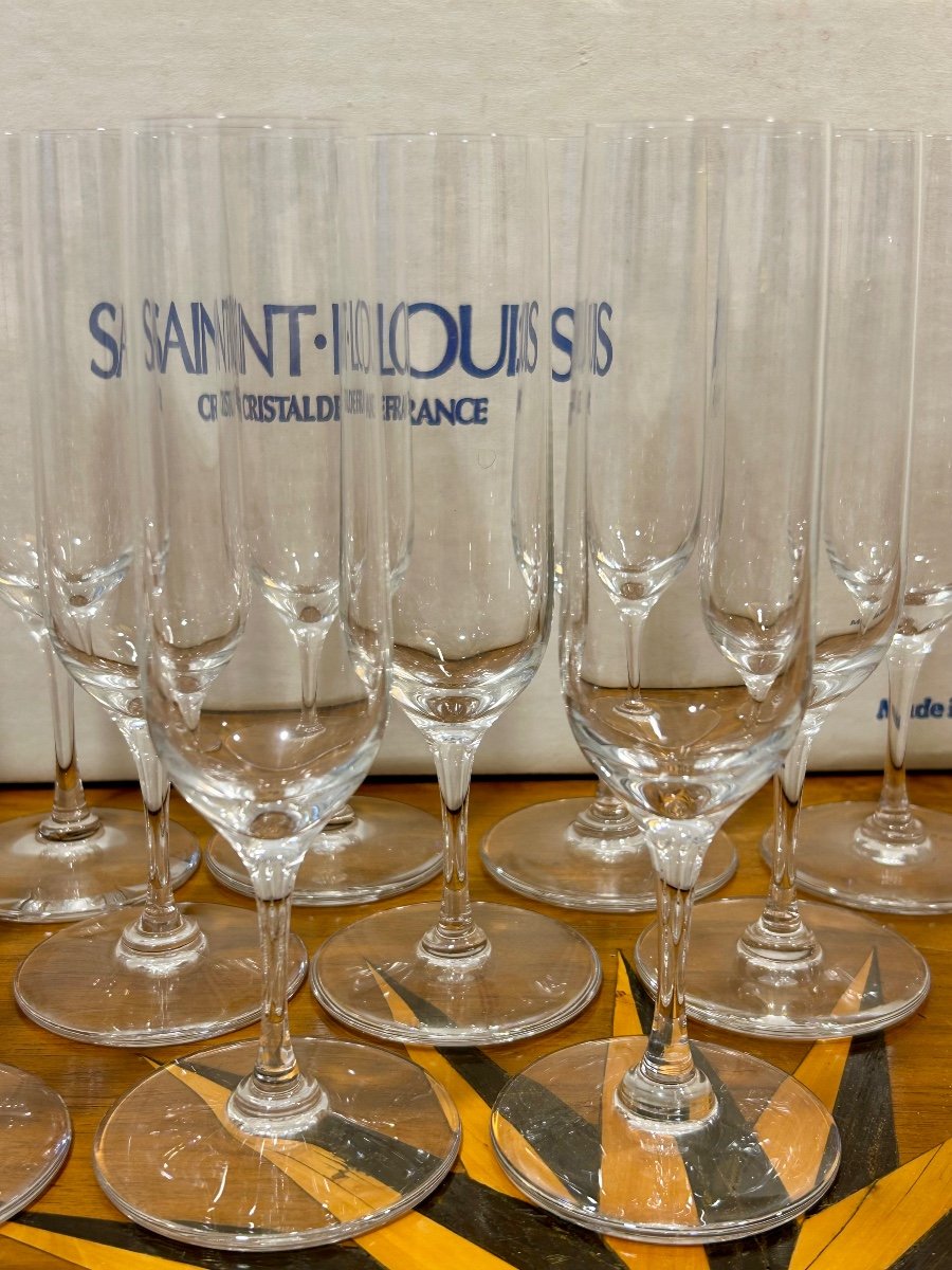 Saint Louis, 12 Aurore Unis Crystal Champagne Flutes 