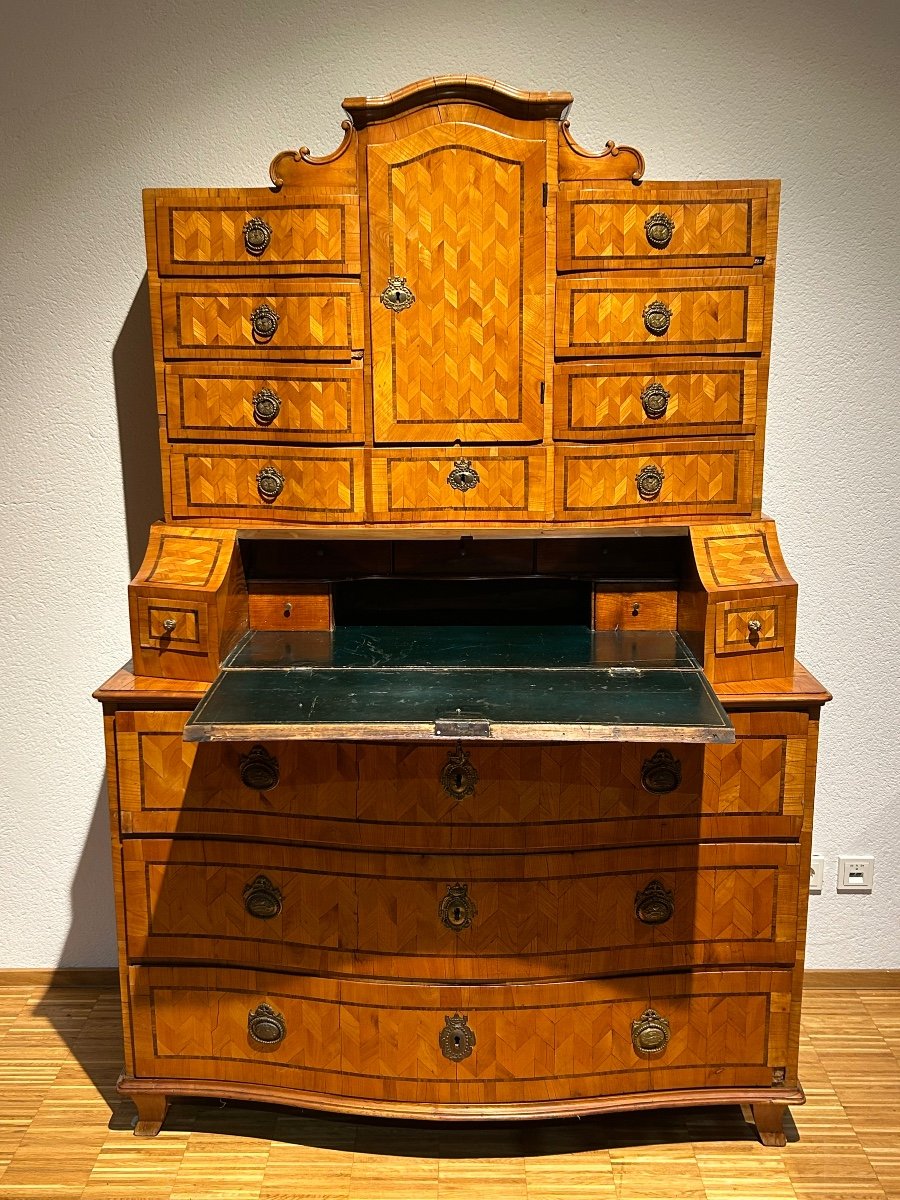 18th Century Curved Cherrywood Secretary -photo-2