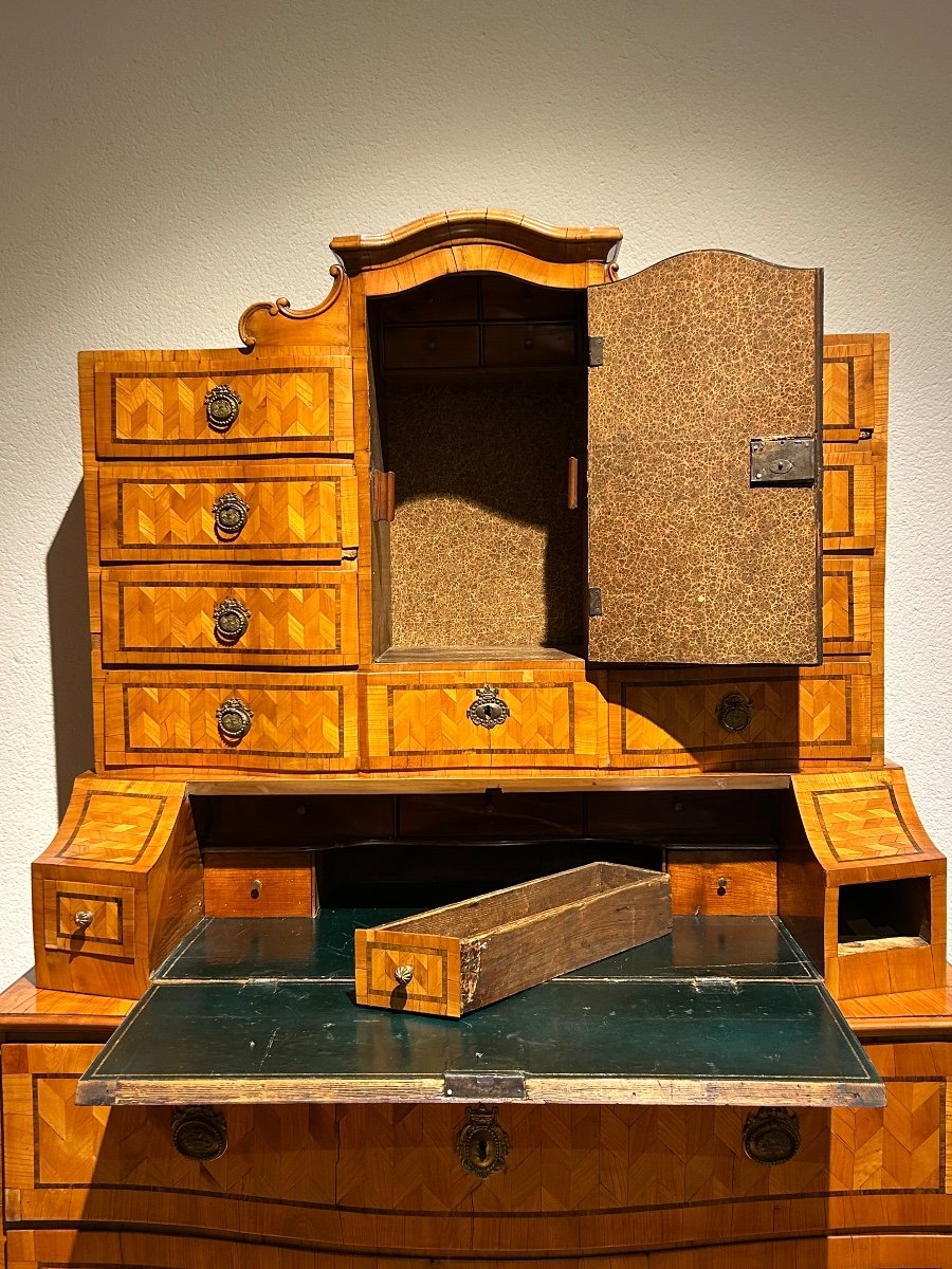 18th Century Curved Cherrywood Secretary -photo-3