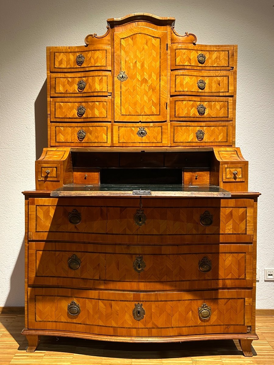 18th Century Curved Cherrywood Secretary -photo-8