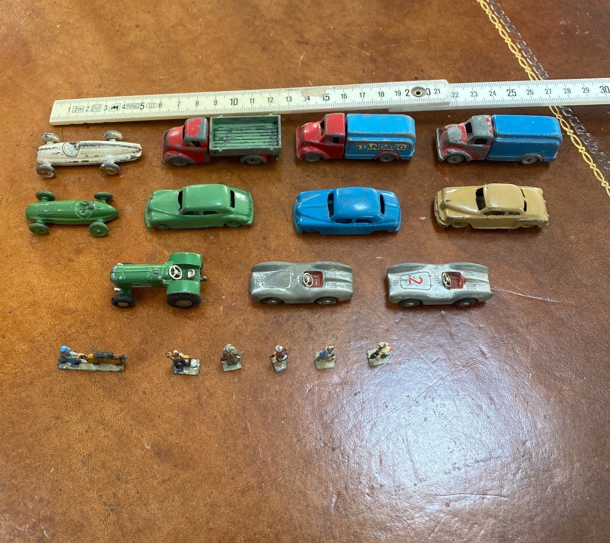 Lot Of Märklin Characters, Schuco Piccolo And Mercury Vehicles  -photo-3