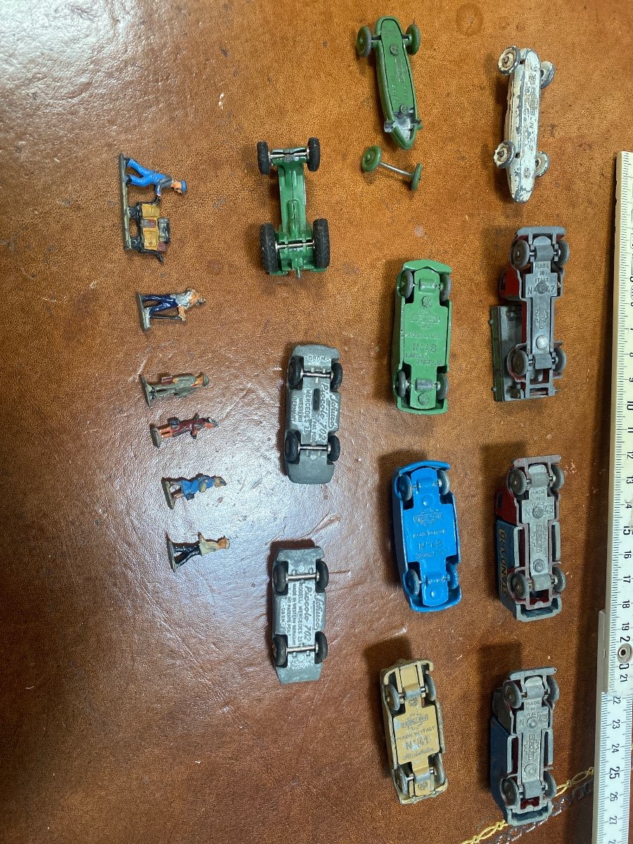 Lot Of Märklin Characters, Schuco Piccolo And Mercury Vehicles  -photo-3