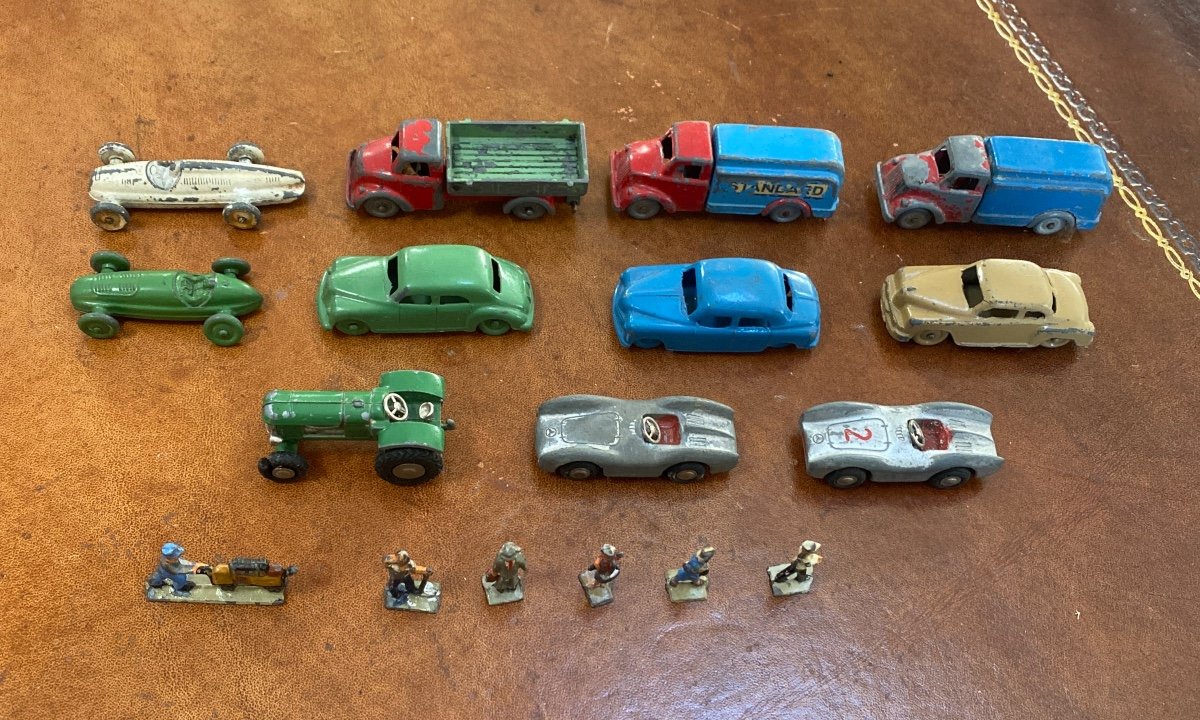 Lot Of Märklin Characters, Schuco Piccolo And Mercury Vehicles  