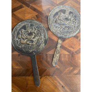 Paire de miroirs à main en bronze de provenance chinoise