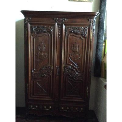 Armoire fin 18 ième en chêne sculpté